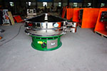 1500型三次元振動(dòng)篩，產(chǎn)量可達(dá)1100kg/h。